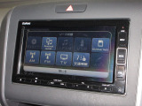 ナビゲーションは純正メモリーナビ(VXM-224VFi)を装着しております。AM、FM、CD、DVD再生、Bluetooth、音楽録音再生、フルセグTVがご使用いただけます。