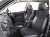 長時間の運転も疲れにくいフロントシート!体をしっかり支えてくれて運転がしやすい形状です!