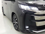 フォグランプ装着車です。暗い夜道の車両前方を明るく照らします