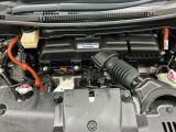 技術が詰まったエンジンルームもご覧の通りピカピカにクリーニング済みです。ハイブリッドなのでお財布にも環境にも優しいです。