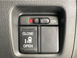 【パワースライドドア】スマートキーや運転席のスイッチでスライドドアの開閉が可能♪電動だから力を入れてドアを開ける必要が無く、小さいお子様でも、重い荷物を持っている時もラクに開け閉めできます♪
