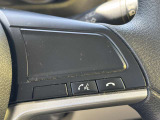 ハンズフリー通話で使用できる着信の受け、切るのスイッチです♪