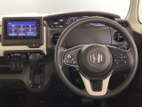 Honda認定中古車 U-Selectは3つの安心をお約束します。■Honda車のプロが整備した安心■第三者機関がチェックした安心■購入後もHondaが保証する安心
