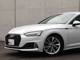 ●Audiが最初に採用したLEDポジショニングランプ。シャープなラインで昼間でも点けていたいと思うほど上品でオシャレです。夜間走行時はさらに目立ちます!