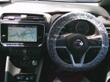 すっきりとした運転席周りになっています。