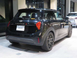 現車確認のご来店予約等もお待ちいたしております。お気軽にTEL 0078-6002-369993(無料)MINI一宮まで!