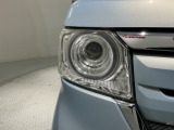 LEDヘッドライトは、点灯の瞬間から最大光量を発揮し、突然暗くなるトンネルなどでの安定感を高めます。