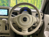 インテリアに合わせたデザインのステアリングは、運転される方のことも考え、運転しやすい形状、大きさです。是非一度、実際に触ってお確かめください。