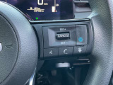 ハンドルにプロパイロットのスイッチがついてます◆◆◆プロパイロット【同一車線運転支援技術】搭載。高速道路上で設定すればドライバーに代わってアクセル、ブレーキ、ステアリングを自動制御します。
