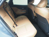 ゆとりある広々とした車内空間は、ドライブを始め買い物やレジャーなど、幅広く活躍します。一人でもみんなとでもお出かけを楽しみましょう!