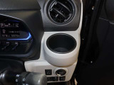 運転席のドリンクホルダー エアコンの風で冷やせます