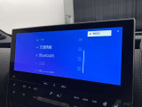 ブルートゥースに接続することにより、スマホに入ったお気に入りの音楽を車内で楽しむことができます♪あると本当に便利な機能になっています!
