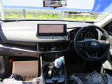 スッキリした運転席周り操作もしやすく各装置のコントロールができます。