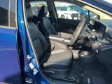 運転席は視認性や操作性を重視したつくりで、どなたでも扱いやすく快適にお乗りいただけます。清掃を行い、安心してご覧いただける状態で展示しております。