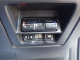 スマートインタイプのETCなのでスッキリ格納されます。
