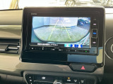【バックカメラ】運転が苦手な方も車庫入れラクラクです!ギアをリバースに入れれば自動的に切り換わりますので、面倒な操作は不要です♪狭い駐車場もお車を傷つけず安心ですね!