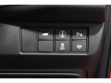 ホンダセンシング搭載!誤発進抑制機能・路外逸脱抑制機能・歩行者事故低減ステアリング・車線維持支援システム・先進車発進お知らせ機能など多彩な先進安全機能でより安全で快適なドライブを支援します。