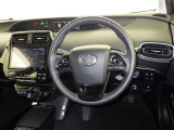 運転席まわりです。 各操作スイッチは使いやすい位置に配置されてます。