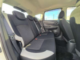大人でもゆったりとくつろげる車内空間を実現しました。