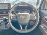 【純正革巻きステアリング】上質な革を使用することで、手にしっかり馴染みとても運転しやすいハンドルです♪