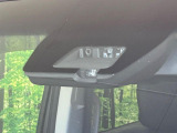 【三菱e-Assist】走行中に前方の車両等を認識し、衝突しそうな時は警報とブレーキで衝突回避と被害軽減をアシスト。より安全にドライブをお楽しみいただけます。