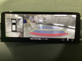 狭い場所での駐車やすれ違いなどでより的確な運転操作に役立つ360&deg;ビューモニターが装備されています。
