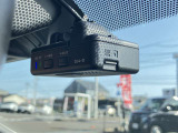 日産純正ドライブレコーダはオールインワンタイプ、フルハイビジョン録画対応で高精細な映像を記録できます。記録した映像は、ナビゲーションでその場で確認できます。