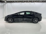 フロントからリヤまで一体感あるスタイリッシュなサイドフォルムです。