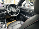運転者を中心に作り上げられたインパネ、疲労軽減されるシート設計