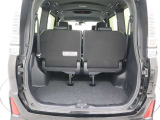 ラゲージスペースだって広々です!車種によっては床下収納やシートの折り畳み、またシートを動かして更にお荷物積めちゃいます♪