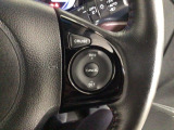 【クルーズコントロール】アクセルペダルを踏まずに一定の車速で走行できますので、高速道路など加減速の少ない道で便利です♪長距離ドライブの疲れを軽減してくれる、嬉しい装備ですよね♪