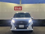 後期型のハイウェイスターは大きくなったVモーショングリルで迫力あります。