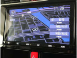 純正ナビを装備。タッチパネル式で使いやすく、お出かけもラクラクです。