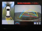 バックガイドモニターで、後方を確認しながら安心して駐車することができます。運転初心者も熟練者も必須の機能ですよ!