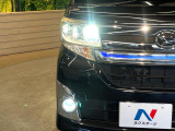 【LEDヘッドライト】悪天候や夜間走行時も良好な視界を確保し安心して運転できる高輝度LEDヘッドライトを装備!点灯速度が早く、消費電力も抑えられています。