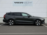 ◆サイド/流麗なプロポーションはVOLVO車の真骨頂。「美しいものと共にありたい」というオーナーの願いを満たします