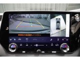 上から車両を見下ろしたような映像をナビゲーション画面に表示する「パノラミックビューモニター(床下透過表示機能付き)も搭載しています。