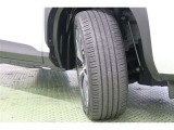 タイヤサイズ 215/50R18。