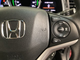 ハンドルにHondaセンシング系のクルーズコントロールやレーンキープアシストなどの操作スイッチが装備されています。ハンドルから手を離さず安全に操作できます。