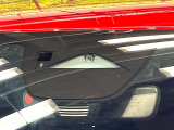 【スマートブレーキサポート】走行中に前方の車両等を認識し、衝突しそうな時は警報とブレーキで衝突回避と被害軽減をアシスト。より安全にドライブをお楽しみいただけます。
