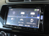 ナビゲーションは純正メモリーナビ(VRU-205CVi)を装着しております。AM、FM、CD、DVD再生、Bluetooth、音楽録音再生、フルセグTVがご使用いただけます。