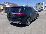 メルセデスが誇るフラッグシップSUV。街中でも比類なき存在感を放ちます。