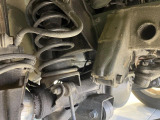 お車を安心してお乗りいただく為には、足回りの定期点検が欠かせません。サービスサポート(有償保証)では無料点検もご提供しており、安心のカーライフをお過ごしいただけるサポート体制が整っています。