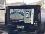 パノラミックビューモニターで、後方と全体を確認しながら安心して駐車することができます。