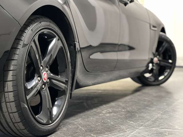 ジャガー XFスポーツブレイク プレステージ 2.0L D180 ディーゼル