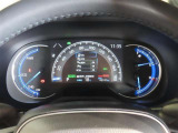 メーター中央には、マルチインフォメーションディスプレイを塔載しています。運転をサポートする情報を表示してくれます☆