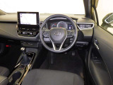 運転席まわりです。 各操作スイッチは使いやすい位置に配置されてます。