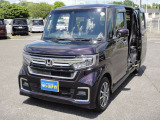 ★両側スライドドア★左側電動スライド!狭い駐車場や壁際などでの乗降りに便利です!操作はワイヤレスリモコン、室内のコントロールスイッチ、ドアハンドルで行えます!挟み込み防止機能付で安心!
