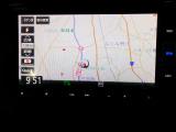 ナビゲーションを装備。多彩な機能で快適ドライブをアシスト。オーディオ機能も充実していますね。