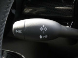 ウィンカーレバーとワイパーレバーが国産車とは左右逆になります!